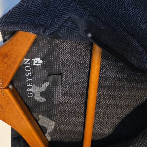 Greyson Medium Charcoal Gray Golf Quarter Zip Perfect Condition - Picture 3 of 9